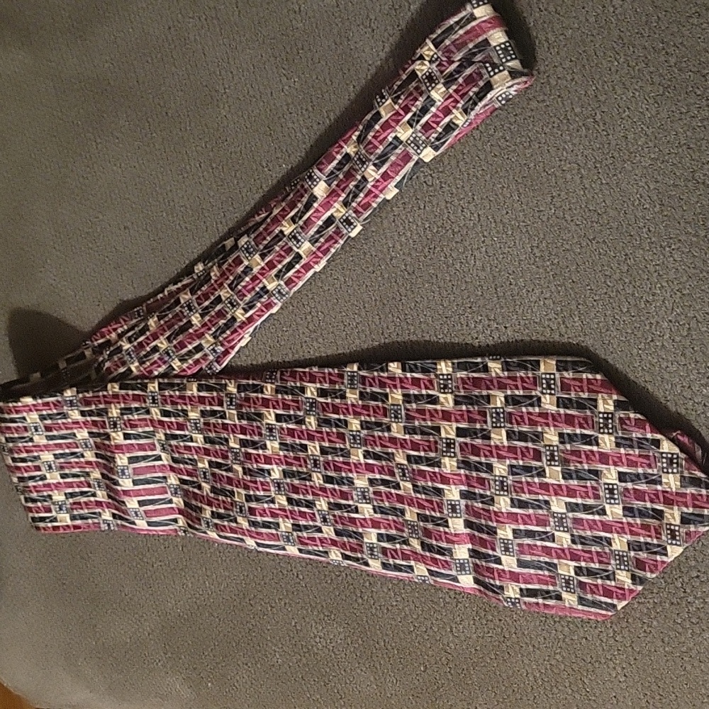 Carlos Devenezia 100% Silk Geometric Red and Black Men's Tie